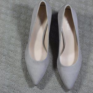 NWOT Nine West Size 7.5 Beige Pointed Toe 3" Heel